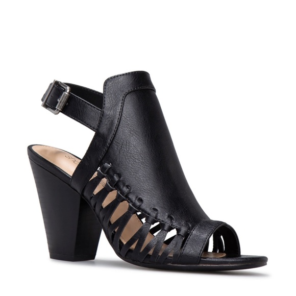 ShoeDazzle Tate black sandals - Picture 2 of 12